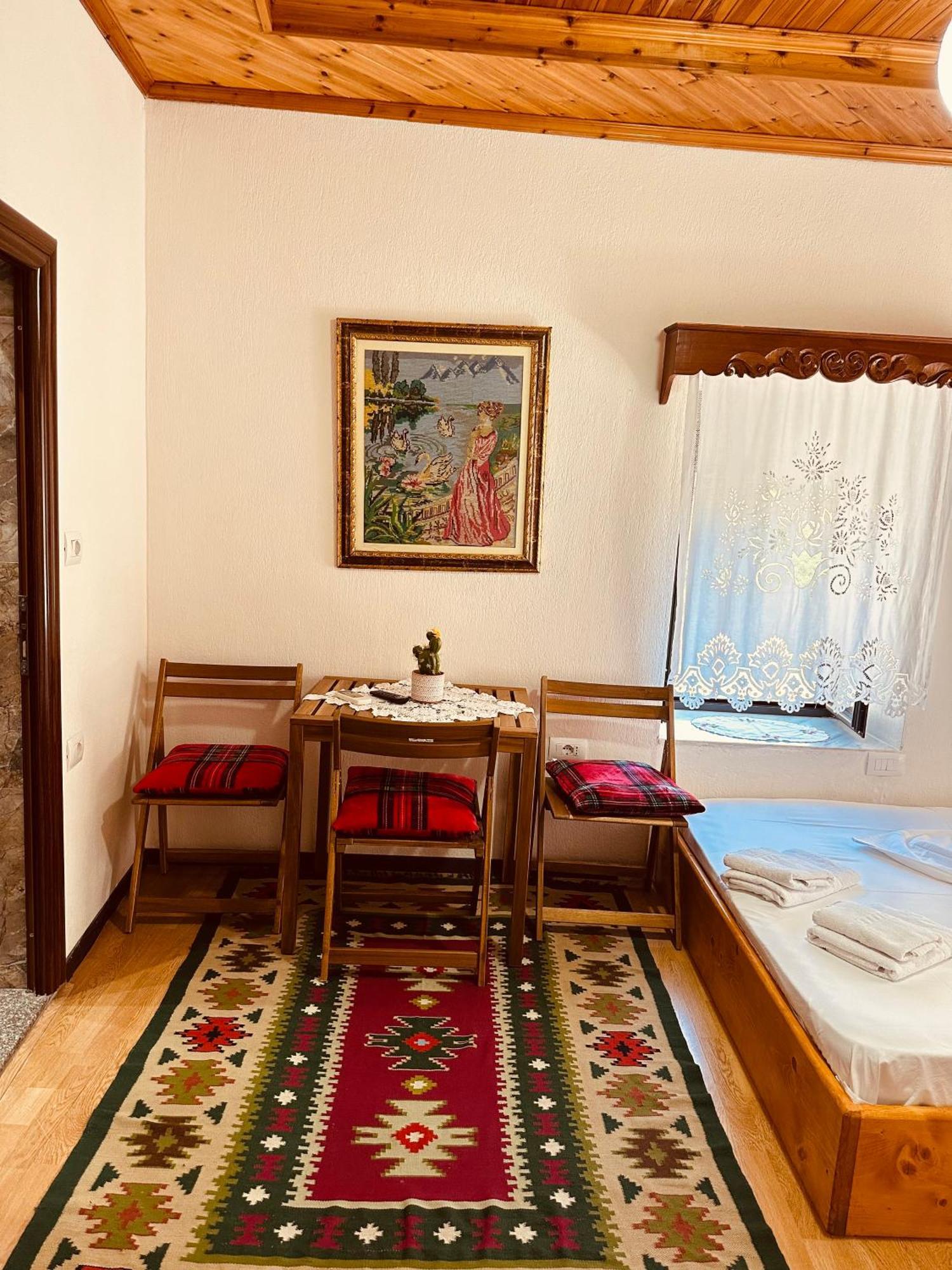 Kore * Gjirokastër